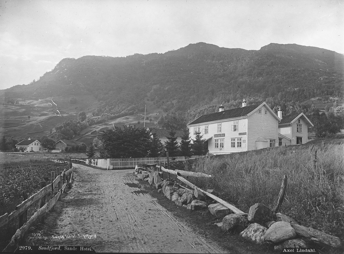 Axel Lindahl, "Prot: Sønfjord Sande Hotel (feil i protokoll?)