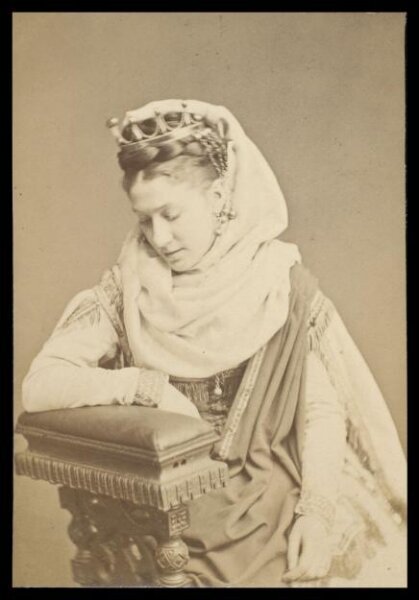 London Stereoscopic and Photographic Company, Guy Little Theatrical Photograph