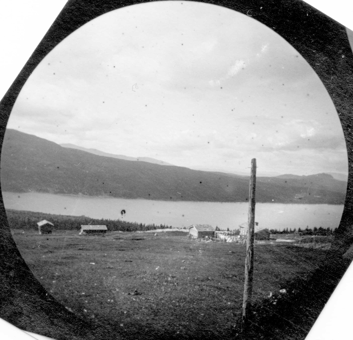 Fredrik Carl Mülertz Størmer, Golå, Sør-Fron, Oppland. Fjellandskap med vann og seter.
