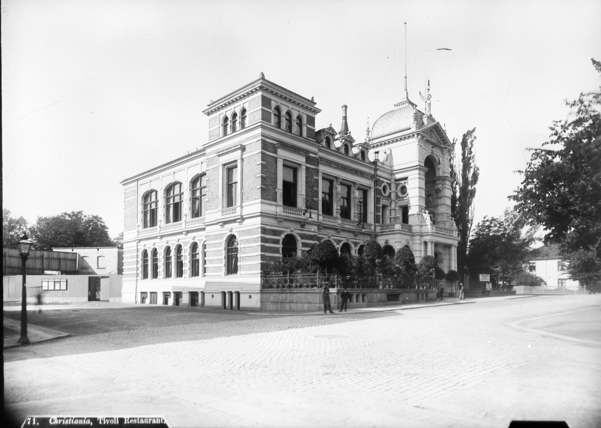 Axel Lindahl, Prot: Christiania Tivoli Restaurant