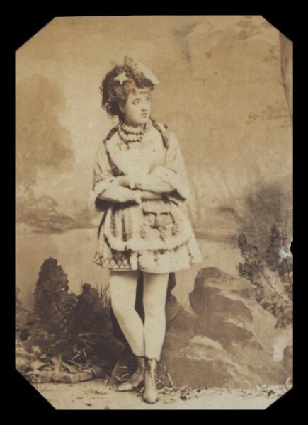 London Stereoscopic and Photographic Company, Guy Little Theatrical Photograph