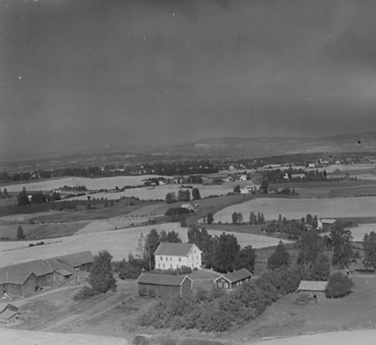 Widerøes Flyveselskap A/S, FLYFOTO HOSMESTAD, STANGE