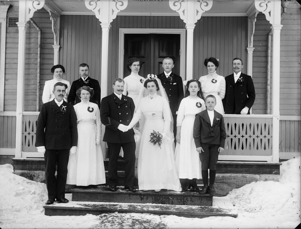 Skötsner-Edhlund, Bridal Couples with Bridal Nests, Dice and Marshal, Östhammar, Uppland