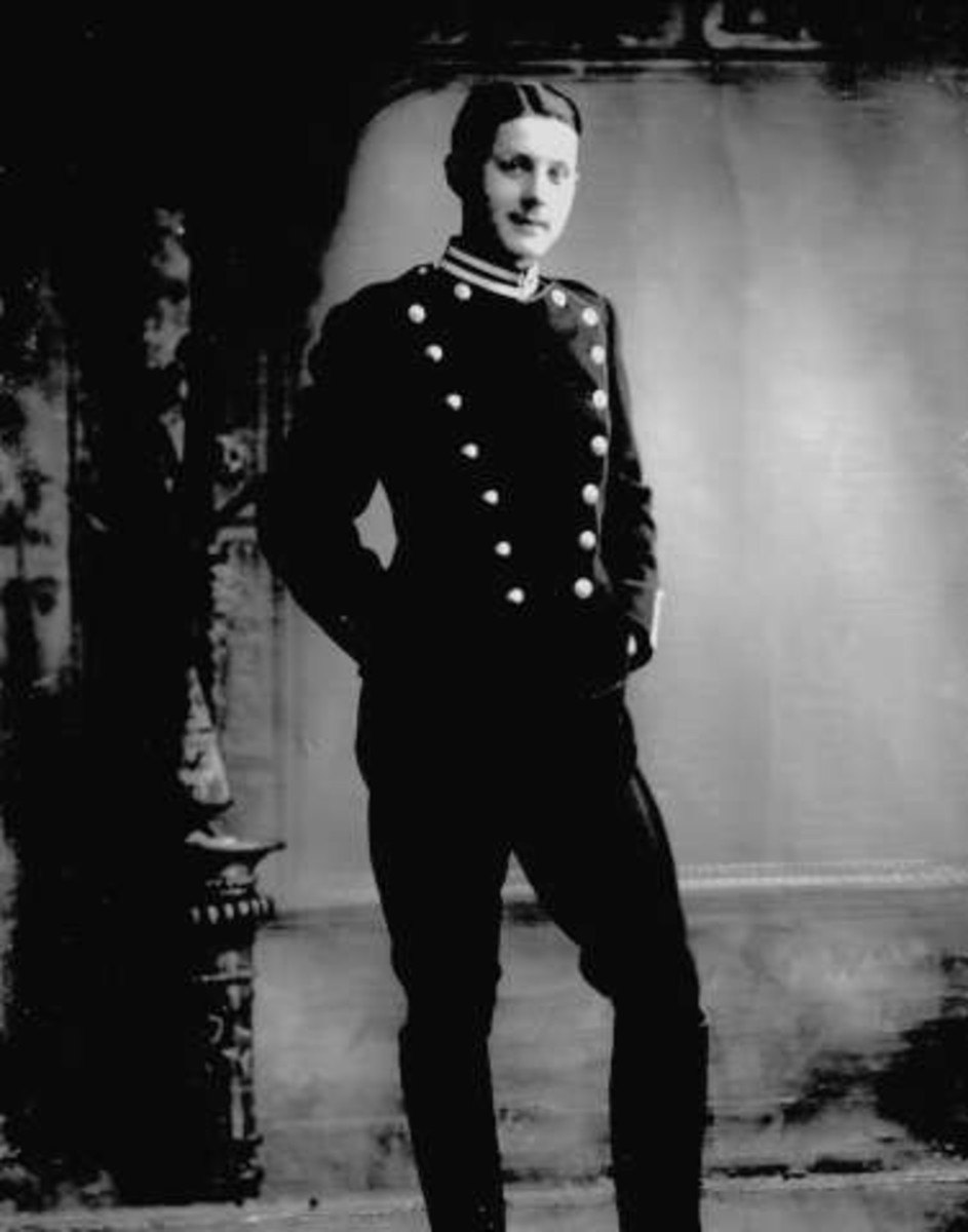 Gustav Borgen, Portrett, mann i uniform som kavalerist. Herr Ivan Malm.