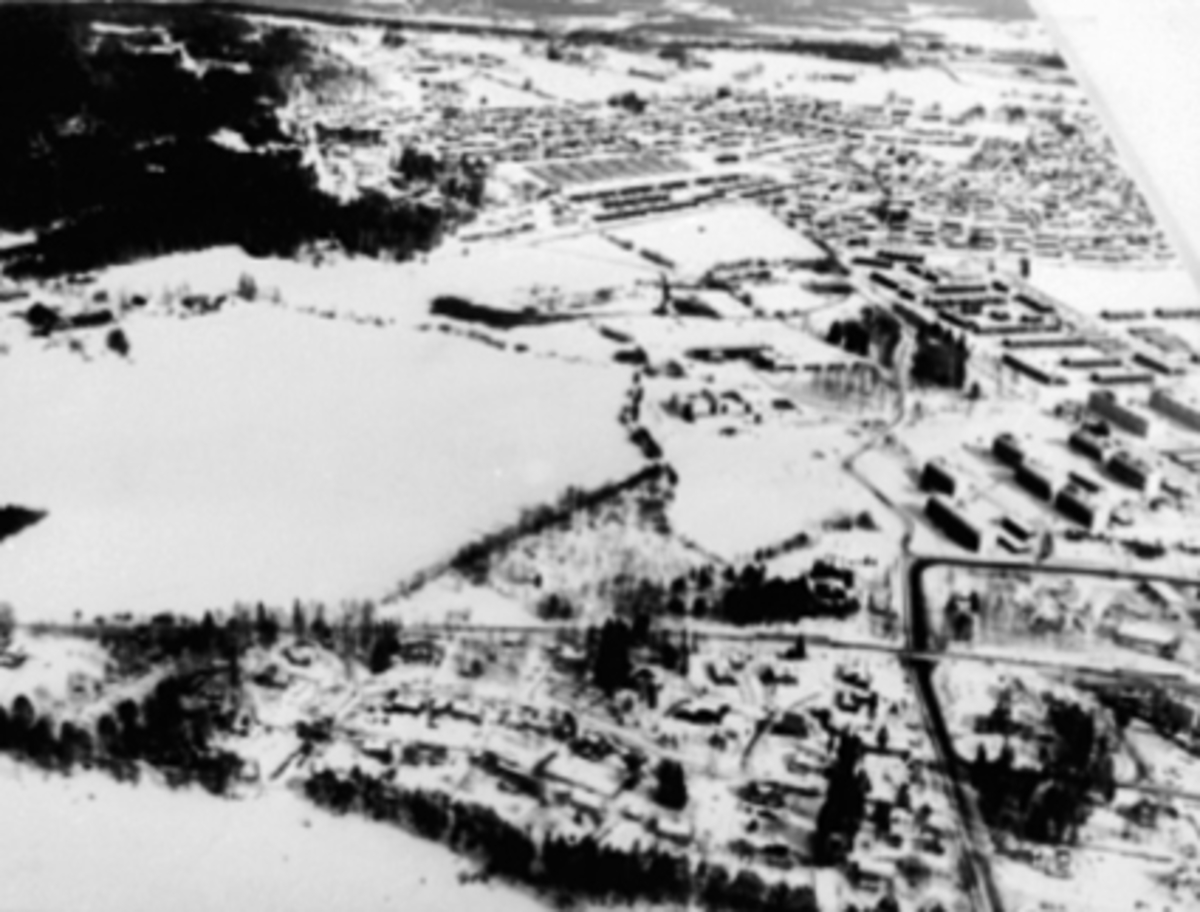 Anno Domkirkeodden, FLYFOTO, HAMAR VEST, FURUBERGET GÅRD, HOLSJORDET, VINTER
