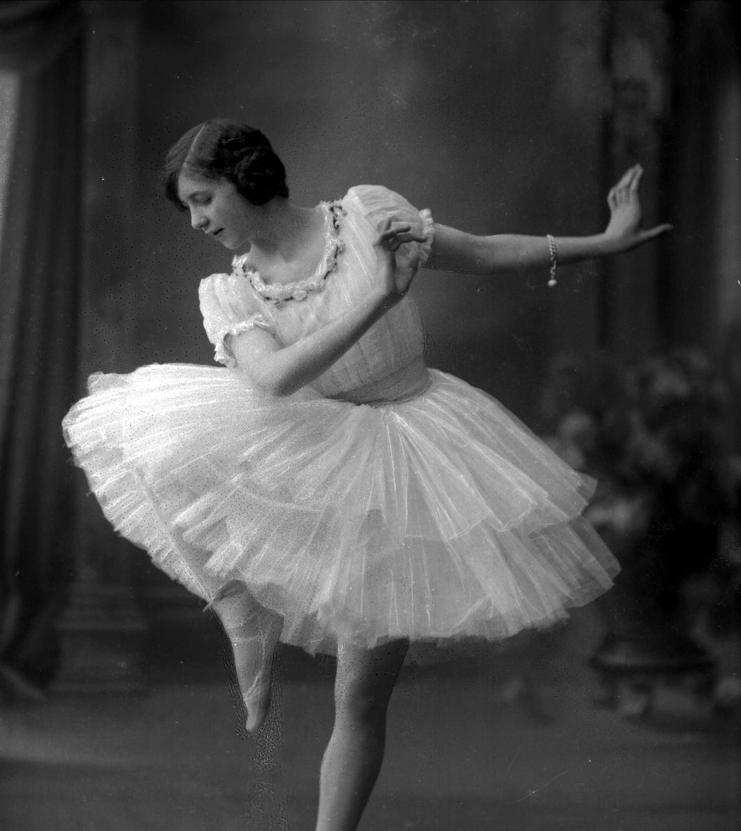 Gustav Borgen, Portrett, ballettdanser. Frøken Buttedal.