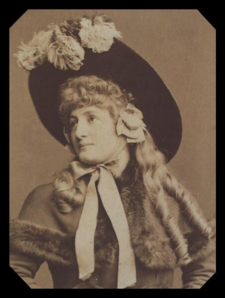 London Stereoscopic and Photographic Company, Guy Little Theatrical Photograph
