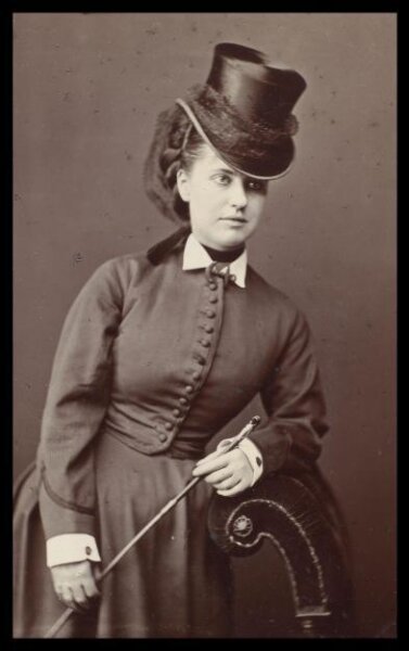 London Stereoscopic and Photographic Company, Guy Little Theatrical Photograph