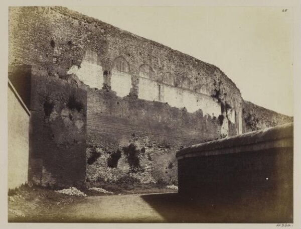 Parker, John Henry, Aqueducts and Walls. The Piers of the time of Alexander Severus (XIII.), A.D. 230, and the Arches of the Aqua Felice (XX., Sixtus V., A.D. 1590), exterior.