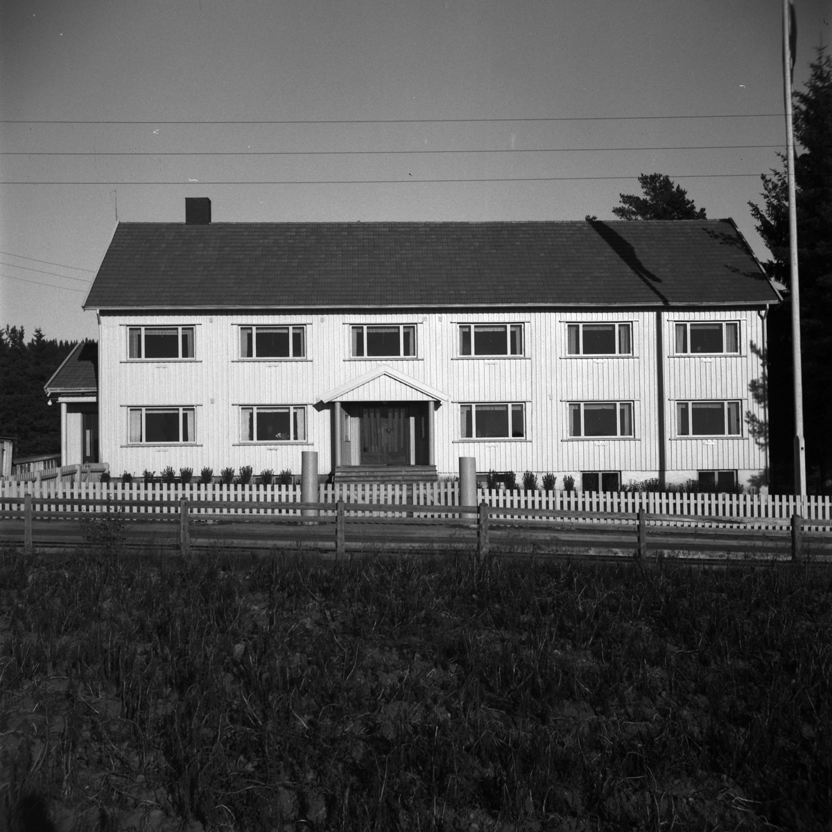 Anno Domkirkeodden, EKSTERIØR: HERREDSHUSET, ROMEDAL