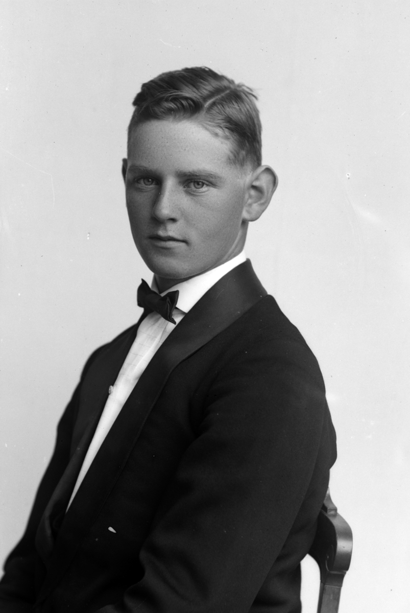 Christian Grundseth, NØTTESTAD ANDREAS, HALVFIG. , 23004