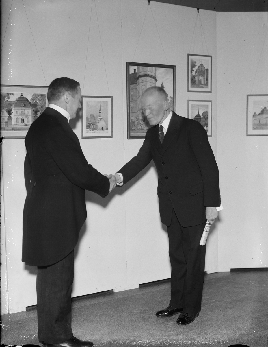 Paul Sandberg, The Landshövding Sigfrid Linnér thanks the architect Ferdinand Boberg at the Boberg Exhibition, Lundquistska Bokhandel, Östra ÅLand31
