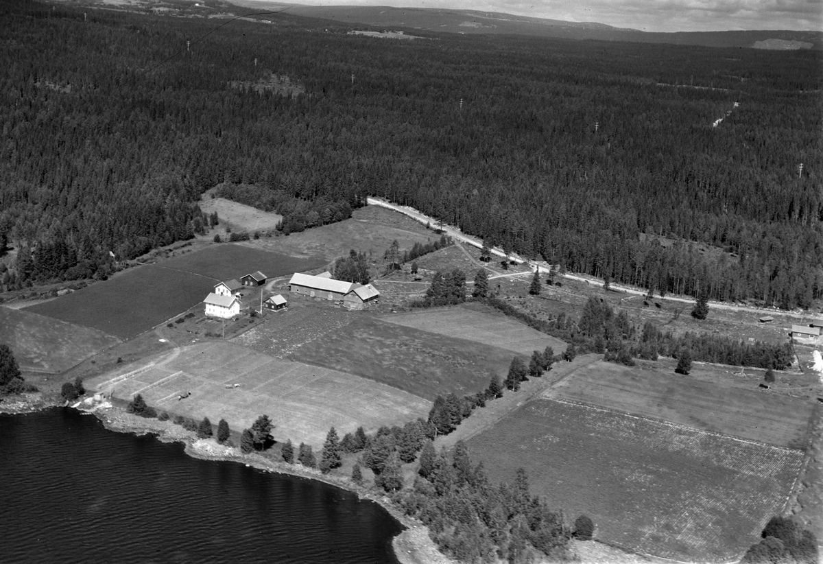 Widerøes Flyveselskap A/S, Flyfoto av Hemma nordre, Brøttum, Ringsaker.