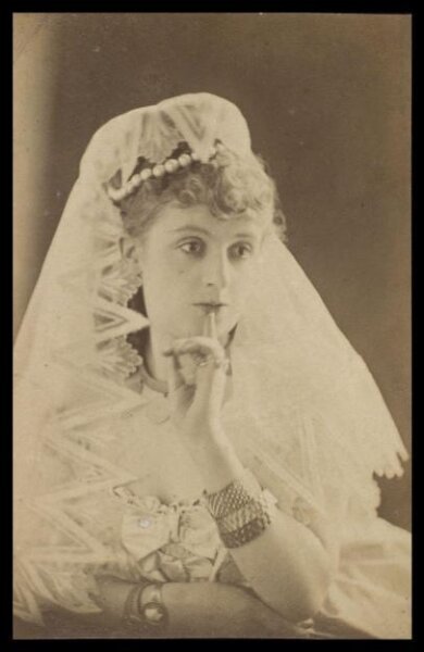 London Stereoscopic and Photographic Company, Guy Little Theatrical Photograph
