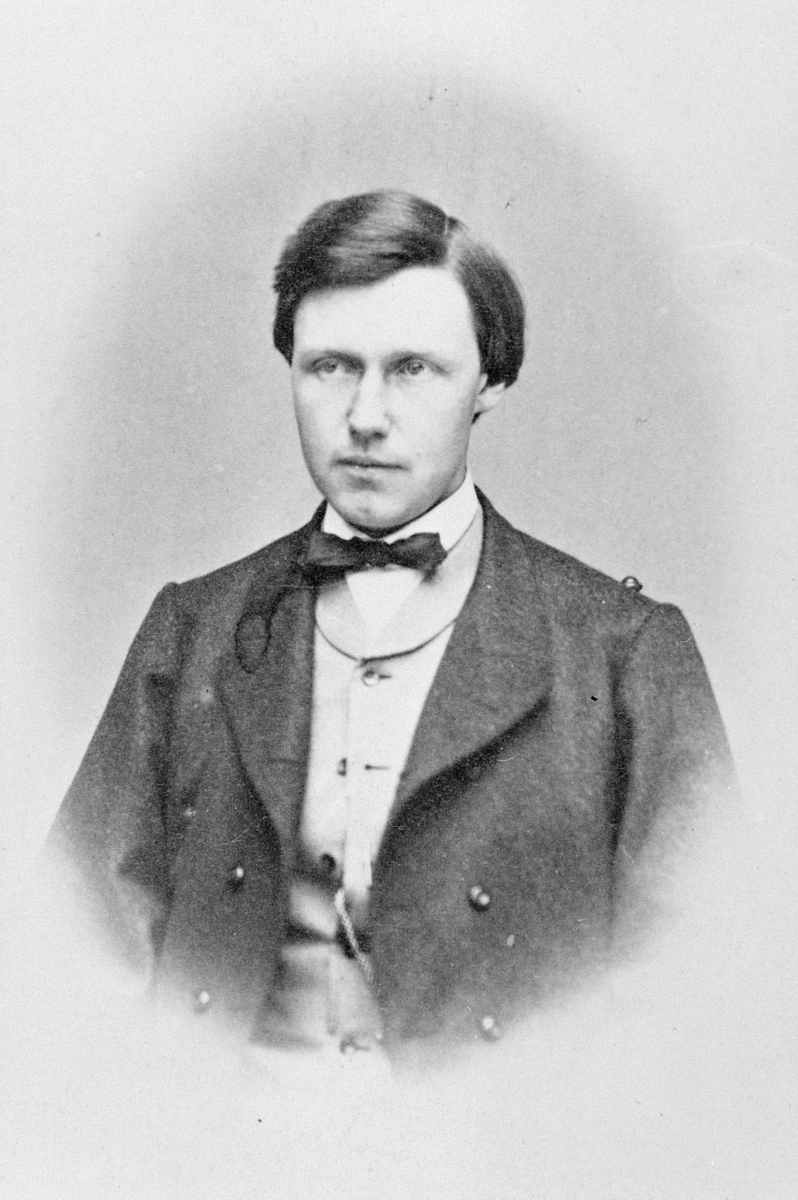 Anno Domkirkeodden, PORTRETT GUDBRAND LARSEN GRINDERENG, FØDT 1837, STYREMEDLEM I LØITEN BRÆNDERI 1870-73, LØTEN