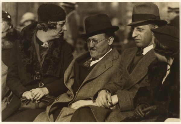 Walker Evans, A Bench in the Bronx on Sunday