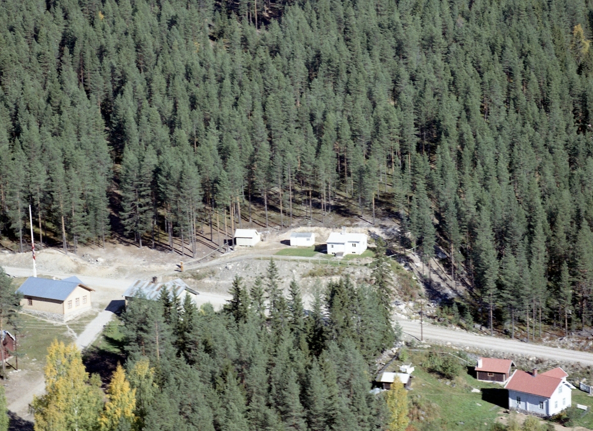 Widerøes Flyveselskap A/S, Bolighus, hytte