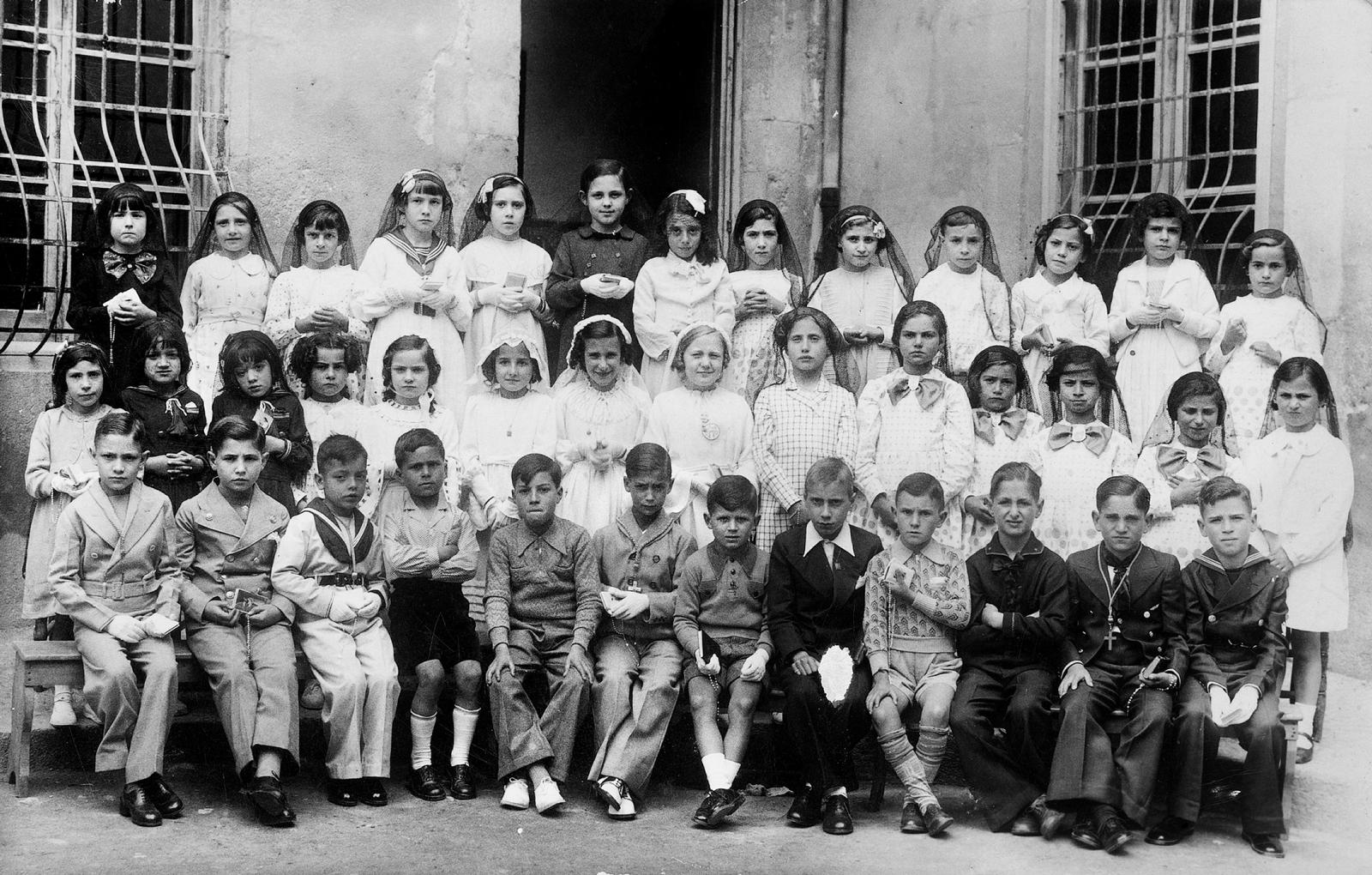 Desconegut, [First Communion]