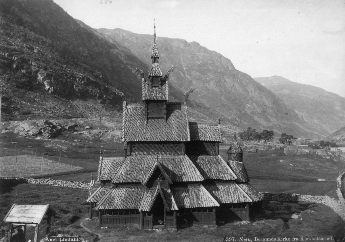Axel Lindahl, Borgund kirke