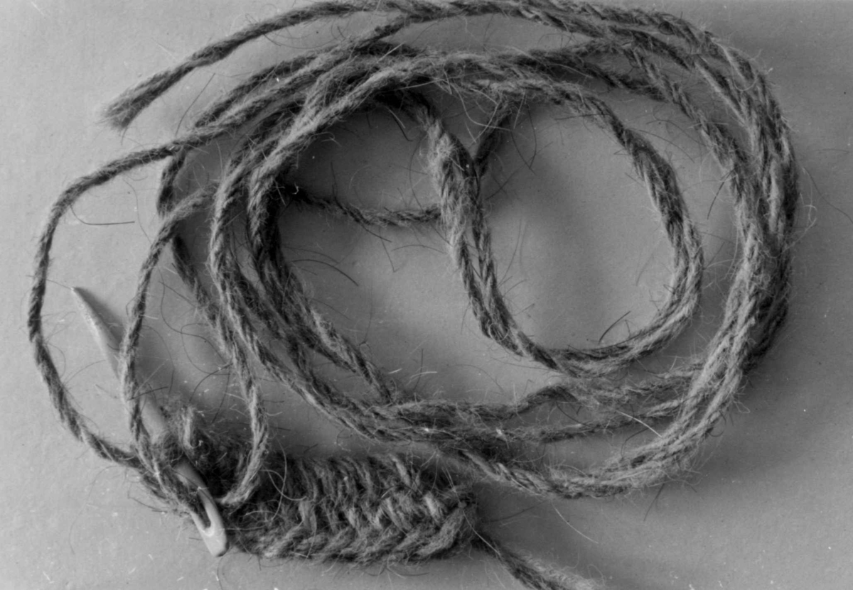 Anna Grostøl, Nålebinding av Stina Torsland. Åseral, Vest-Agder 1943.
