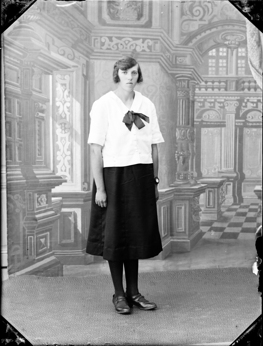 Skötsner-Edhlund, Astrid Andersson från Uppskedika, Hökhuvud socken, Uppland