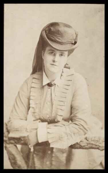 London Stereoscopic and Photographic Company, Guy Little Theatrical Photograph