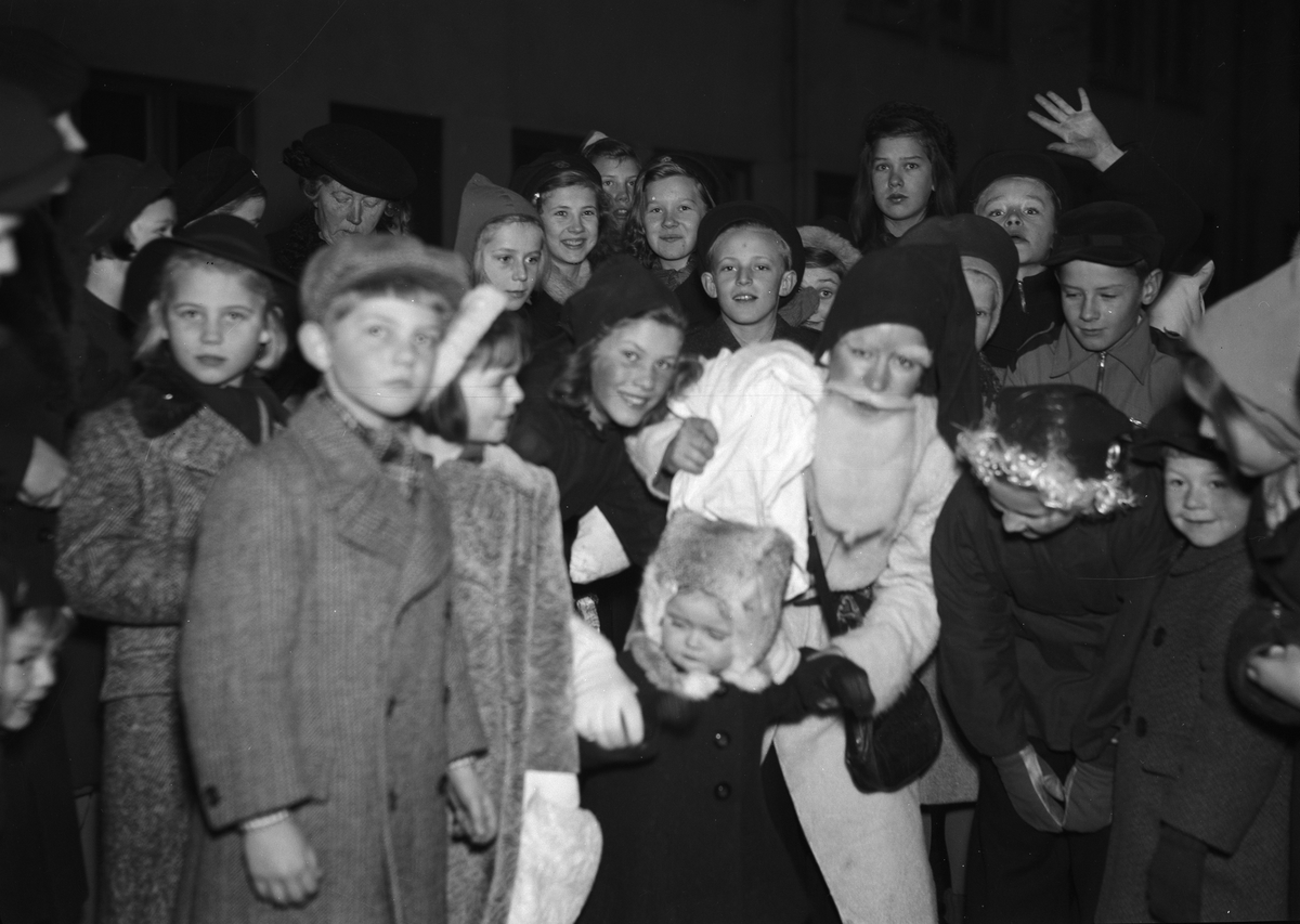 Paul Sandberg, "Jultomten i barnvimlet" på Lottornas julmarknad, Fyristorg