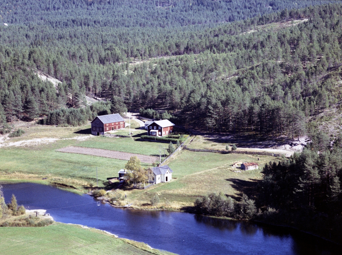 Widerøes Flyveselskap A/S, Gardsbruk