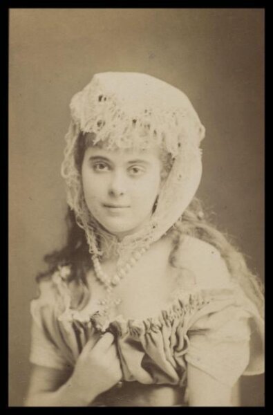 London Stereoscopic and Photographic Company, Guy Little Theatrical Photograph