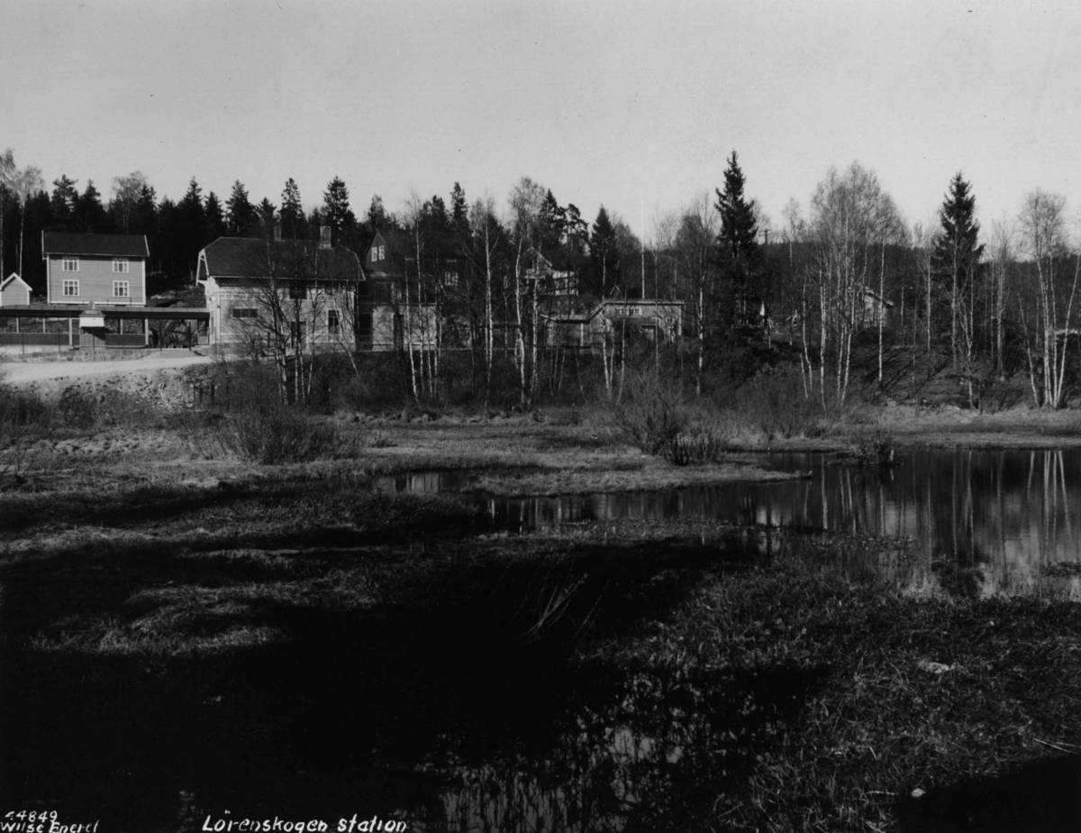 Anders Beer Wilse, Lorenskog stasjon, Samferdsel Tog
