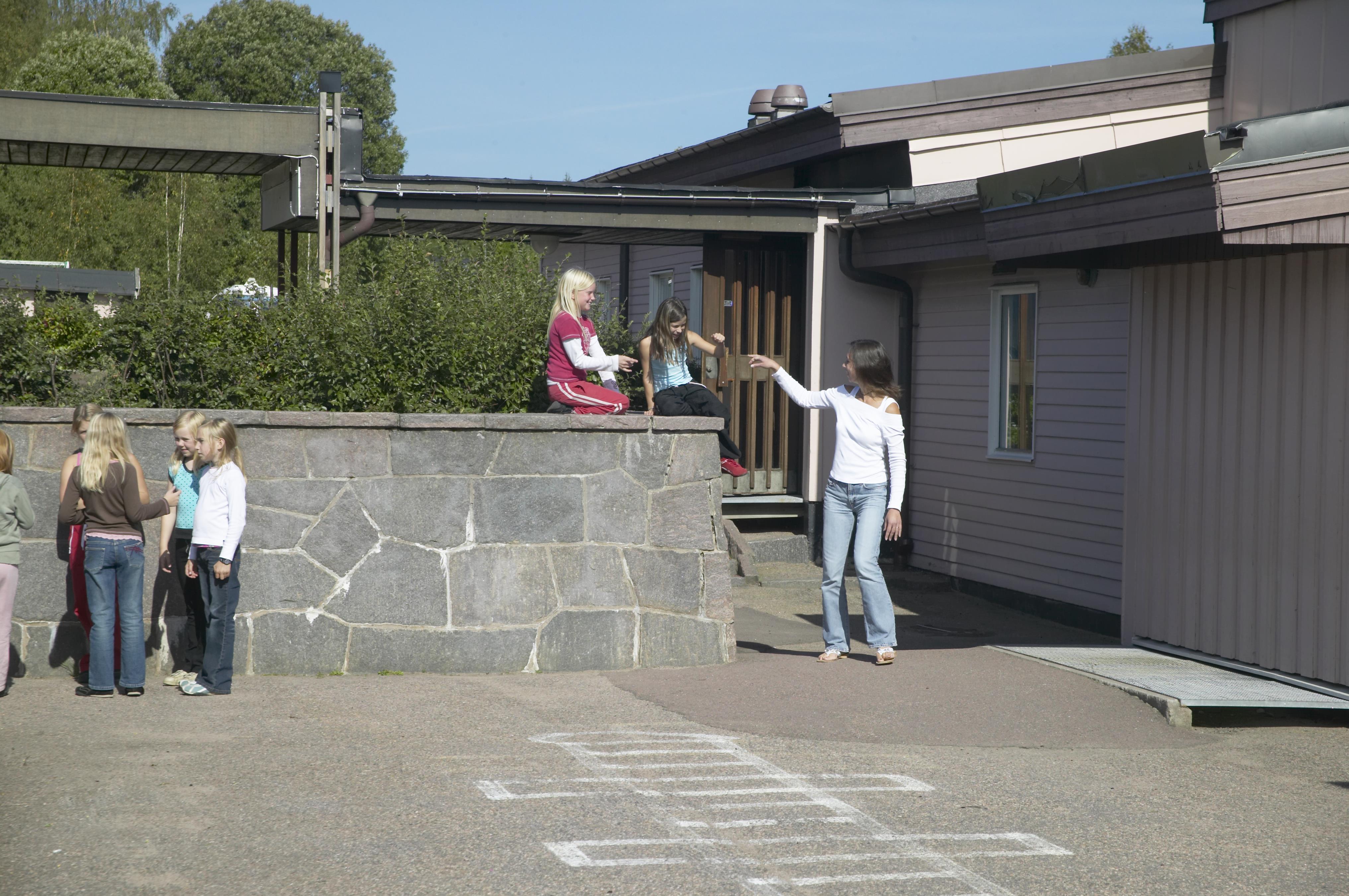 Bengt A Lundberg, Vallargärdets skola