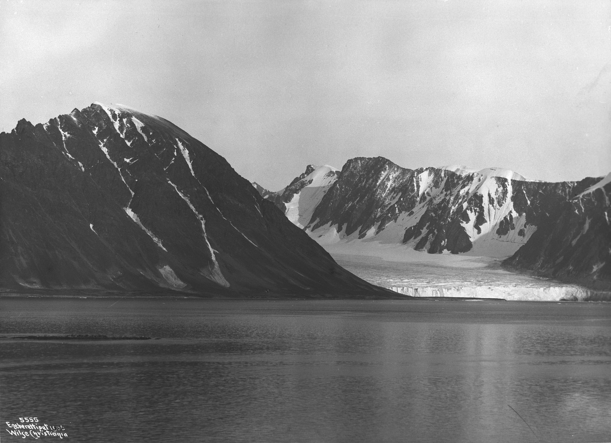 Anders Beer Wilse, Prot: Spitsbergen - Fram Glacier og Scott Hansen mountain 1906