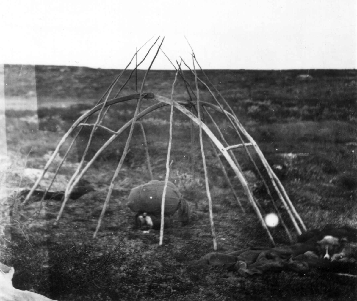 Konrad Nielsen, Teltstativ.