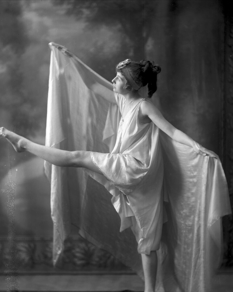 Gustav Borgen, Portrett, frøken Kitty Normann, danser.