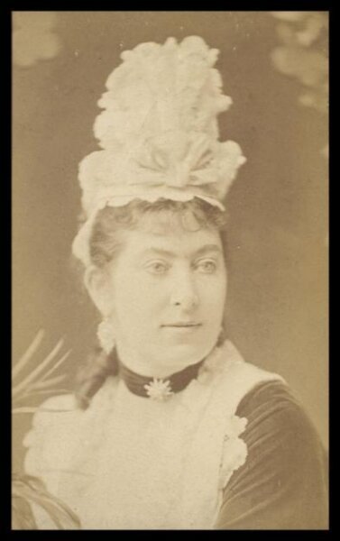 London Stereoscopic and Photographic Company, Guy Little Theatrical Photograph