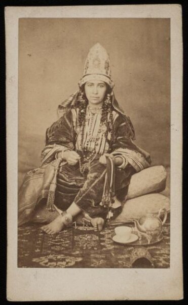 Unknown, Indoor Jewess dressed in the costume of a Moorish lady