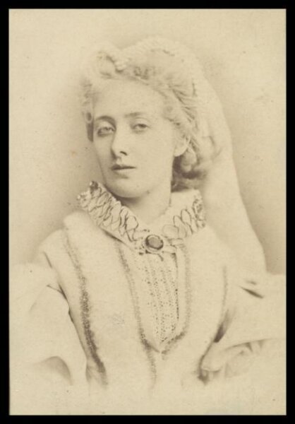 London Stereoscopic and Photographic Company, Guy Little Theatrical Photograph