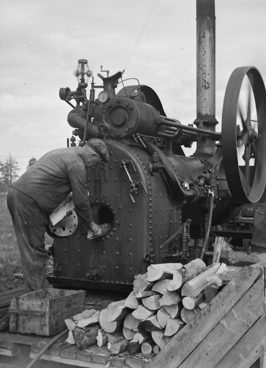 Anno Domkirkeodden, TORVPRODUKSJON, DAMPMASKIN, LOKOMOBIL, VEDFYRING, UKJENT TORVMYR, I LØTEN, 1943.