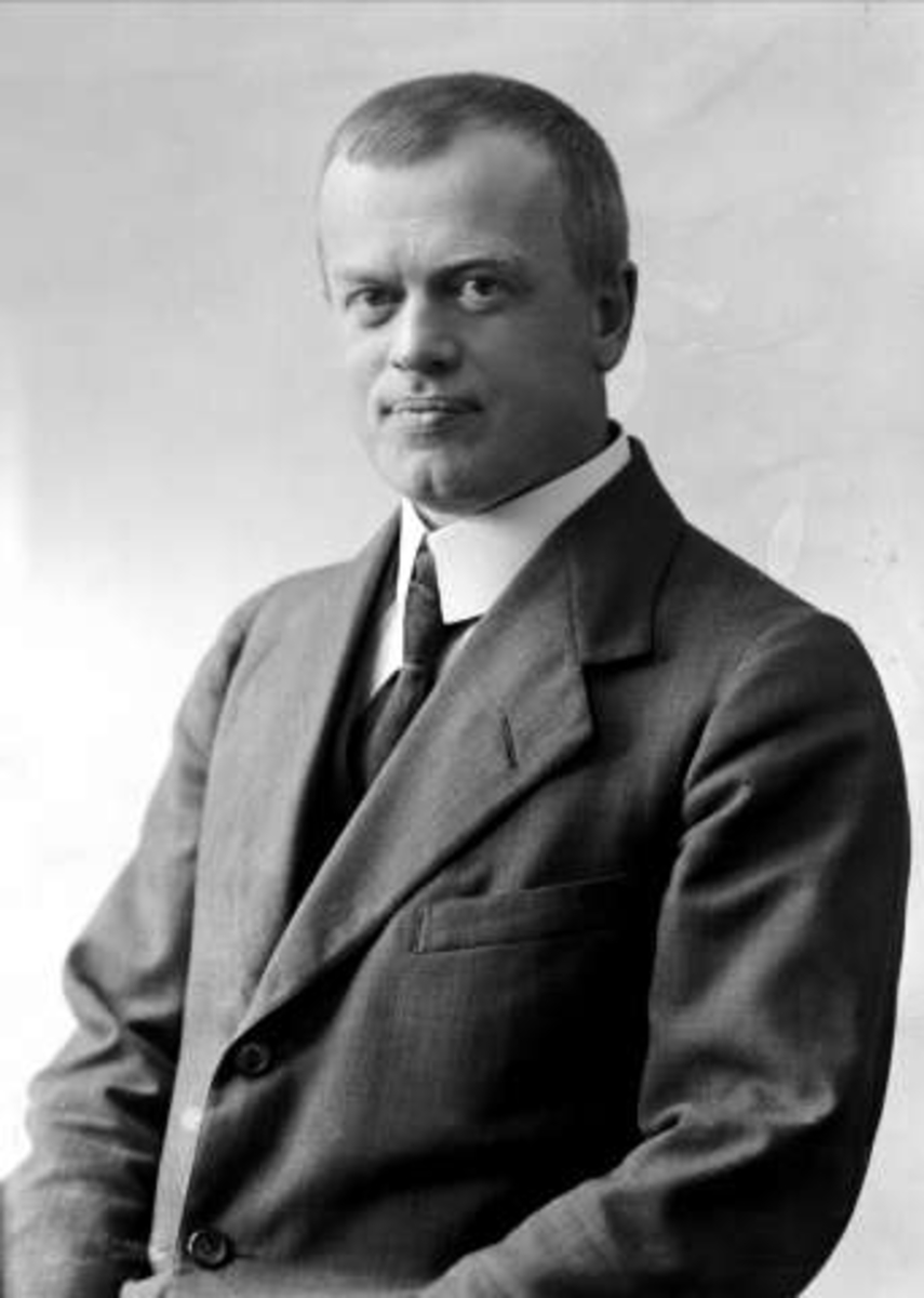 Gustav Borgen, Portrett, mann i dress. Hr. H Obstfelder.