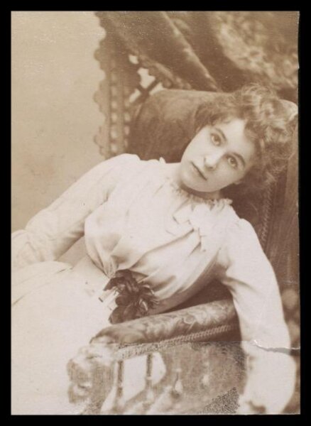 London Stereoscopic and Photographic Company, Guy Little Theatrical Photograph