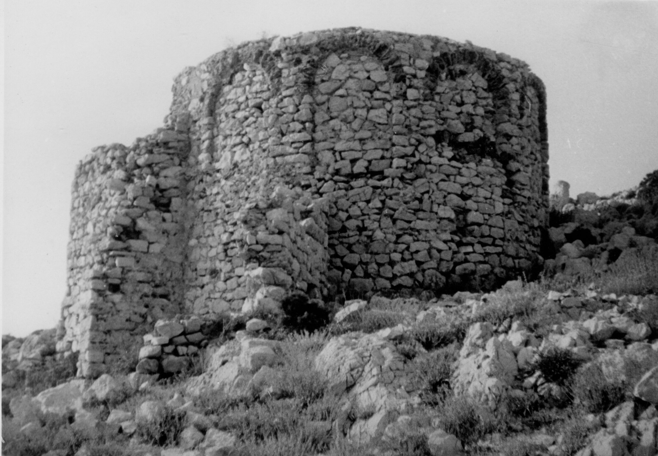 Branko Fučić, Barbat (otok Rab), ruševine crkvice sv. Damjana, apsida sa slijepim arkadama