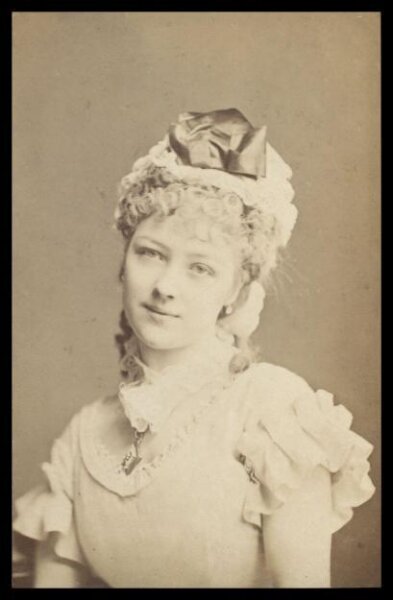London Stereoscopic and Photographic Company, Guy Little Theatrical Photograph