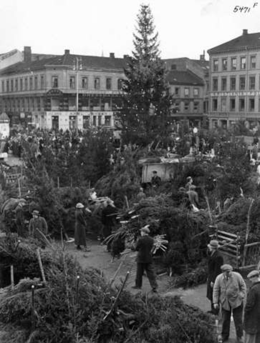 Anders Beer Wilse, Juletresalg, Youngstorget, Oslo, 1936