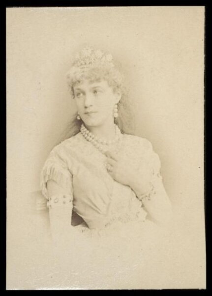 London Stereoscopic and Photographic Company, Guy Little Theatrical Photograph
