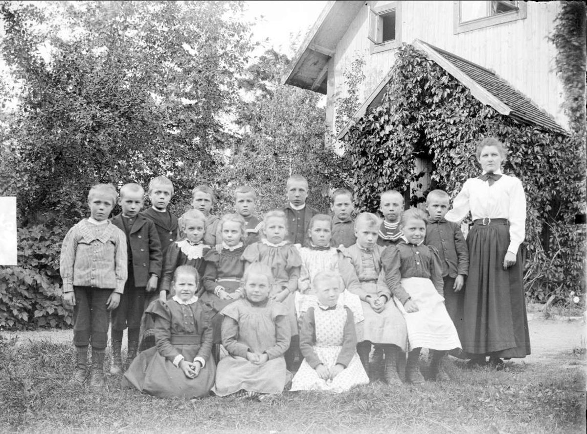 Johan Lundin, School class in Bärby small school, Locksta, Funbo parish, Uppland