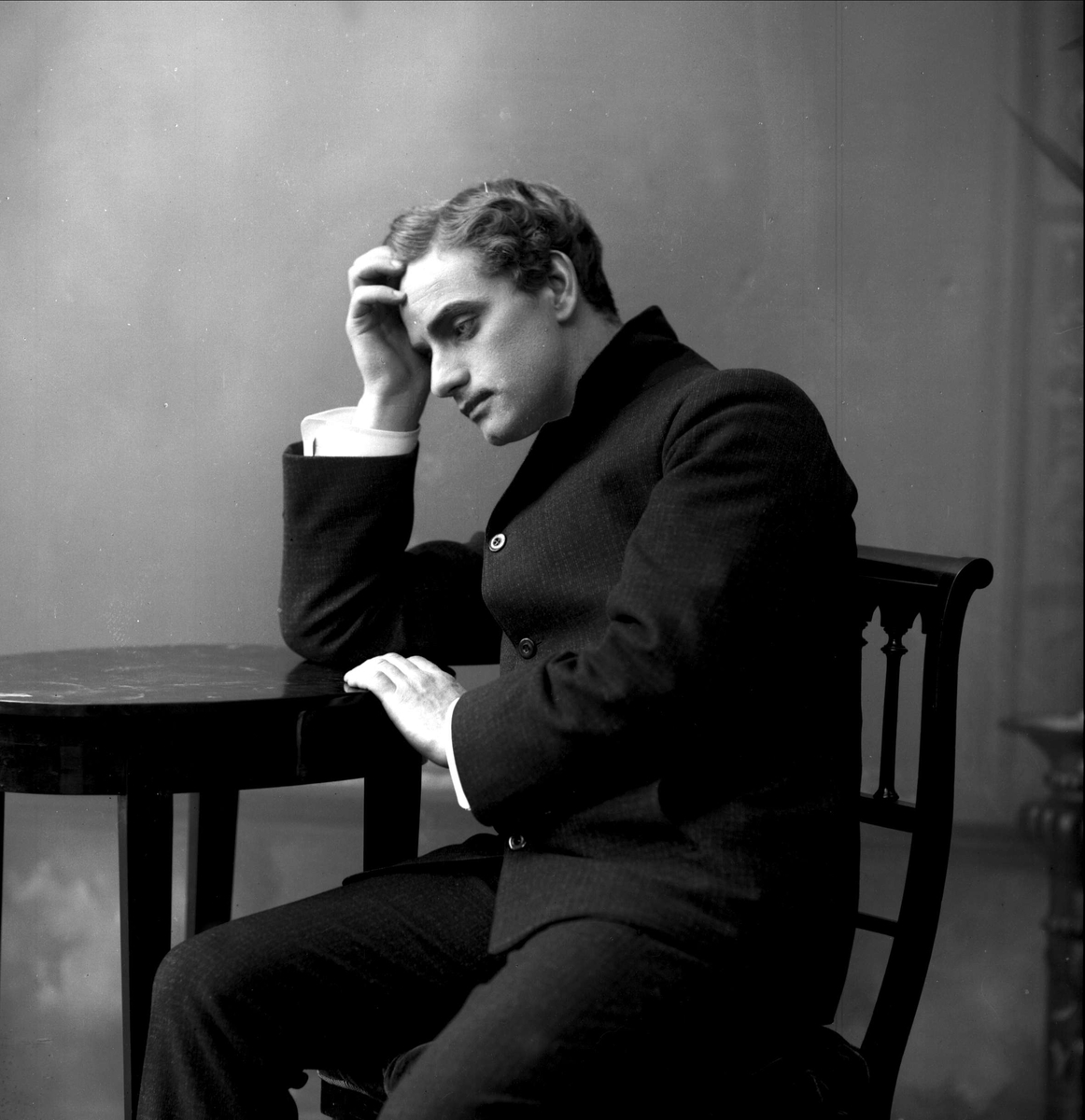 Gustav Borgen, Portrett, skuespiller Dienesen.