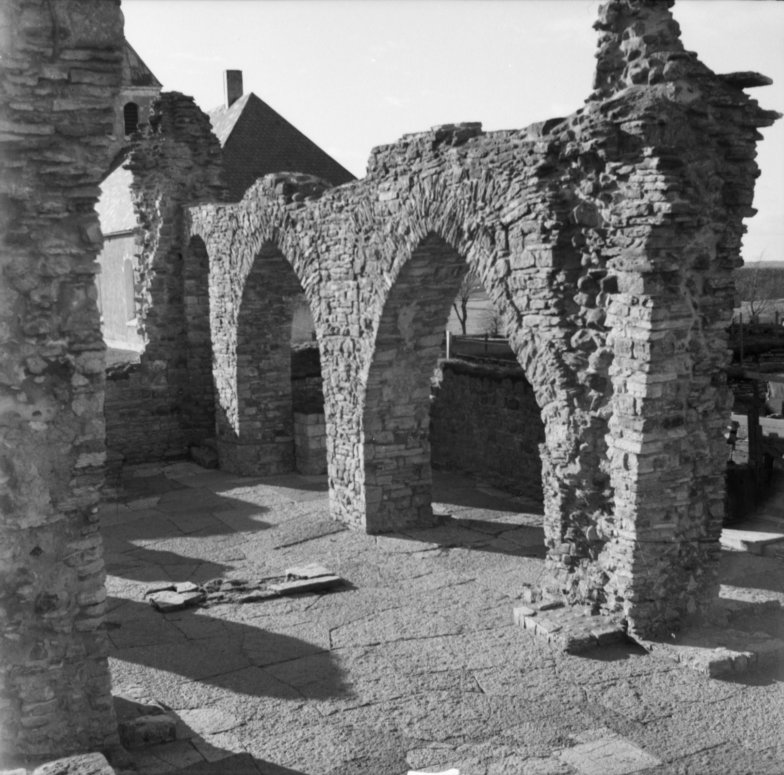 Erik Lundberg, Gudhems klosterruin