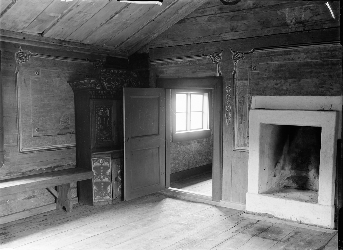 Paul Sandberg, Helgdagsstugan, friluftsmuseet Disagården, Gamla Uppsala, interiör 1930