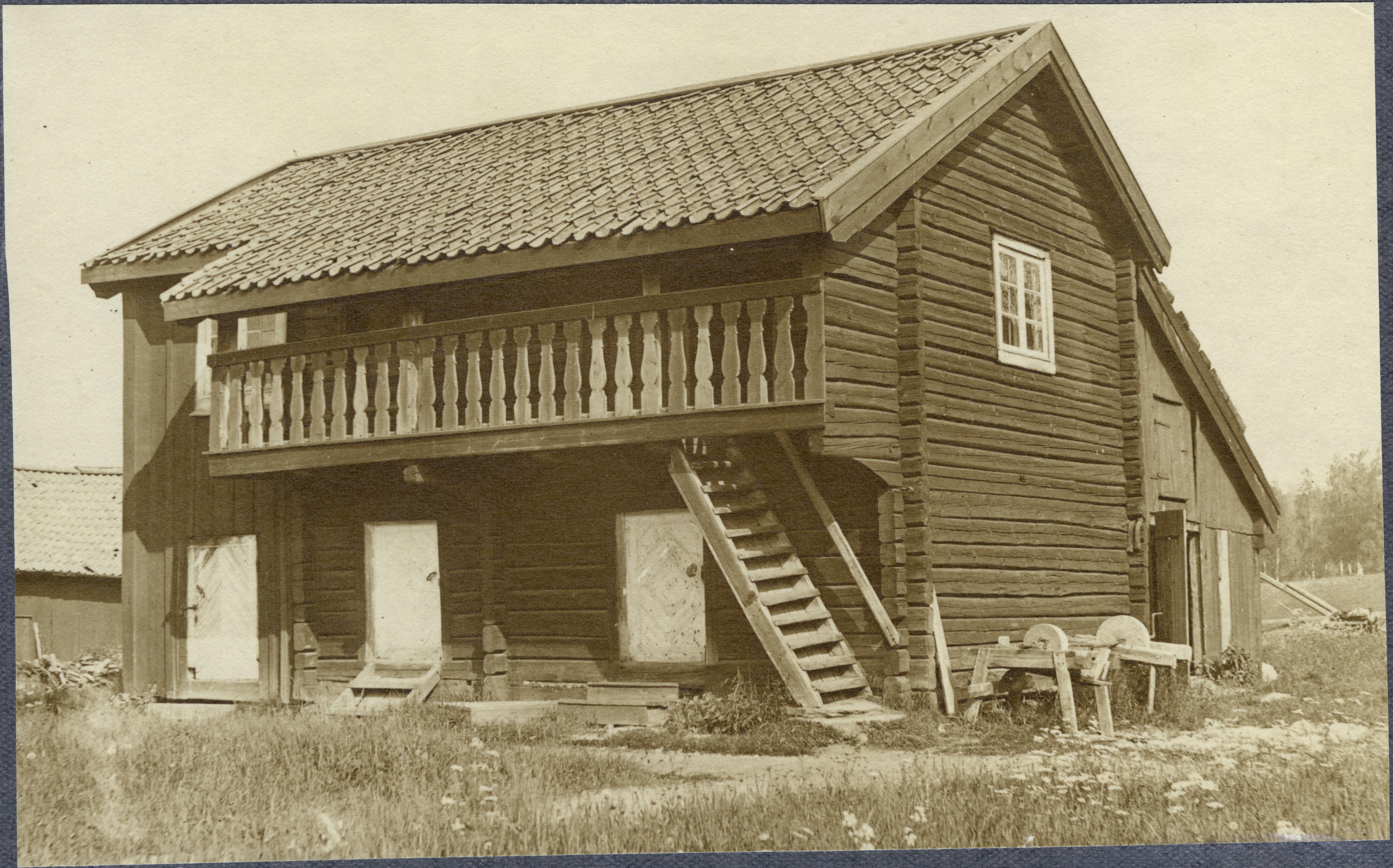 Okänd Okänd, Bråfors