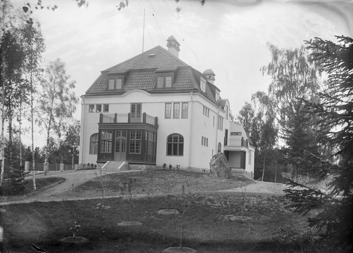 Henri Osti's Fotografiateliér, Bagarmästare Matthias Dubois villa, Uppsala, före 1914